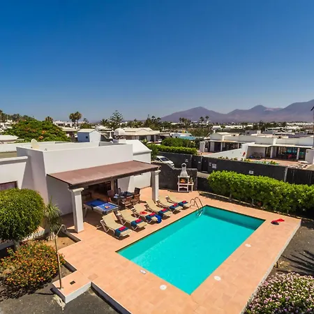 Dorada By Вілла